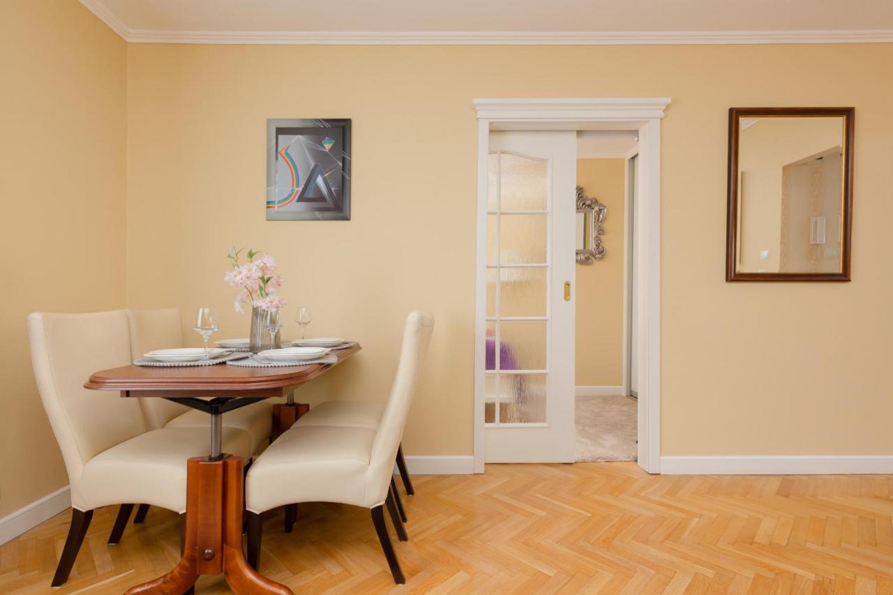 Miodowa Apartment Krasinski Garden Warsaw By Noclegi Renters Exterior photo