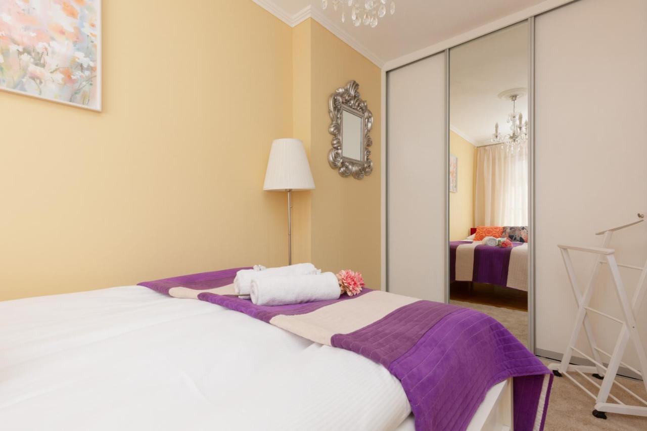 Miodowa Apartment Krasinski Garden Warsaw By Noclegi Renters Exterior photo