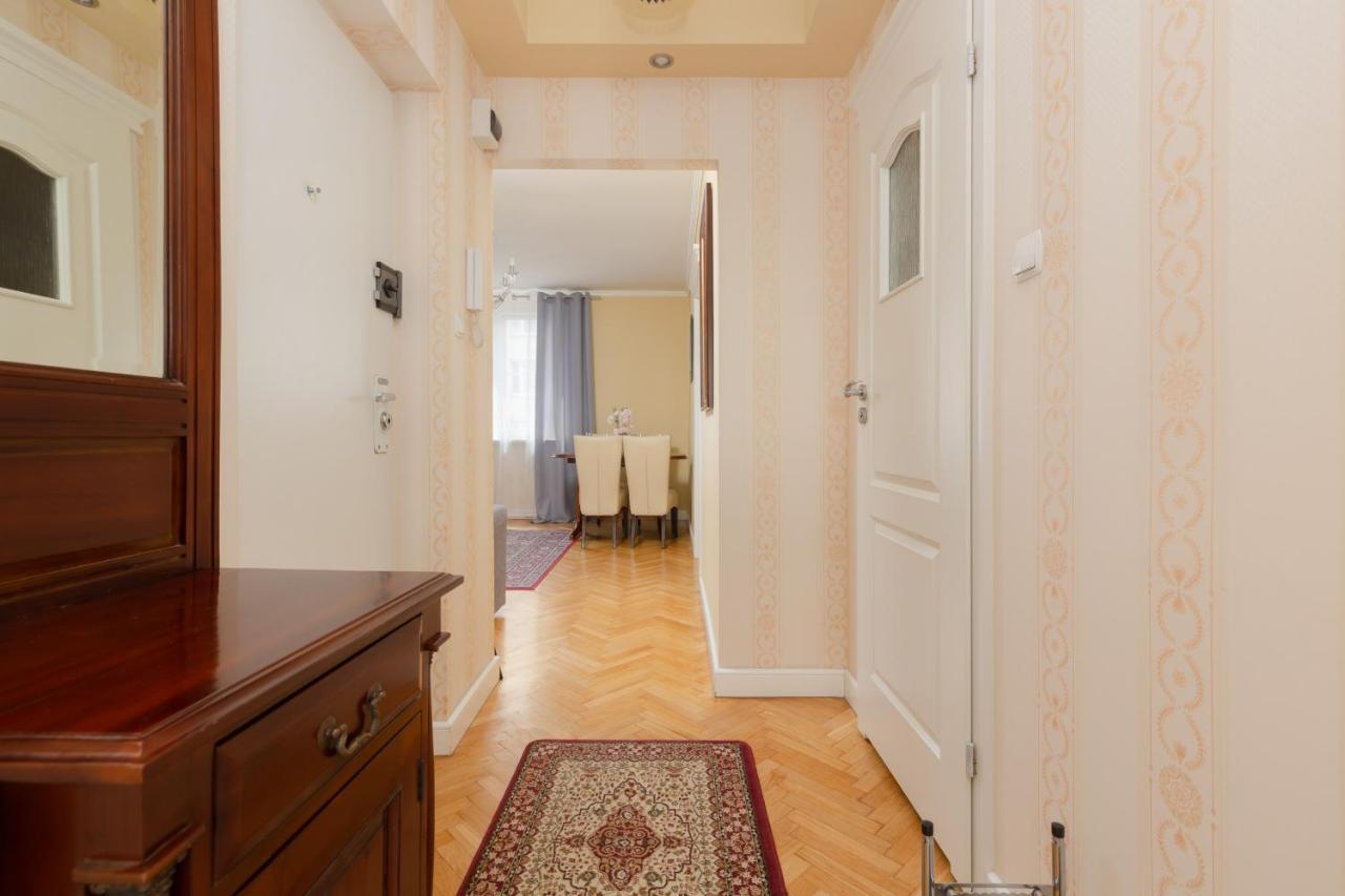 Miodowa Apartment Krasinski Garden Warsaw By Noclegi Renters Exterior photo